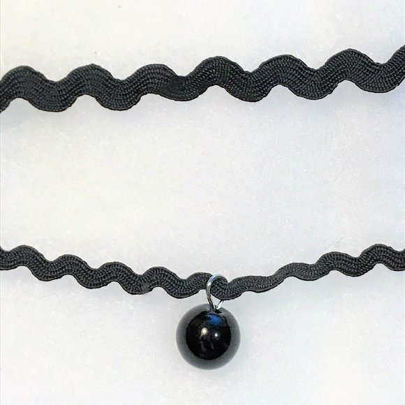 Girls Choker Necklace - Picture 2 of 4